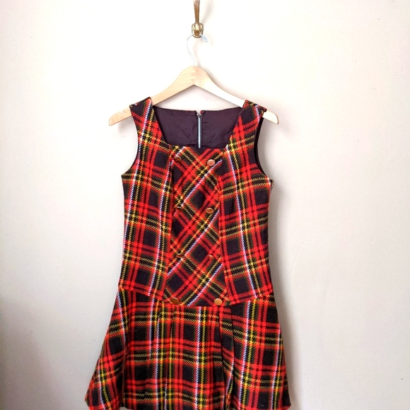 NA Dresses & Skirts - Vintage Plaid Sleeveless Dress w/ Pleated Skirt
